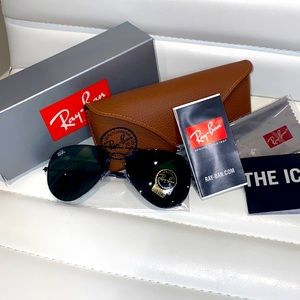 Ray-Ban RB3025 Sunglasses